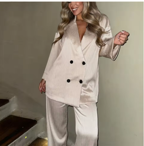 Conjunto de Chaqueta Arrugada y Pantalones Casuales